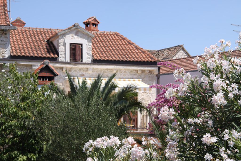 Villa Rustika Sutivan Exterior photo